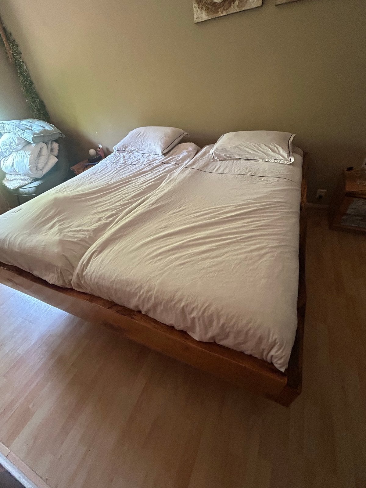 BIEDEN!!  Boomstam  bed met elektrische lattenbodems, Ophalen of Verzenden, Zo goed als nieuw, Tweepersoons