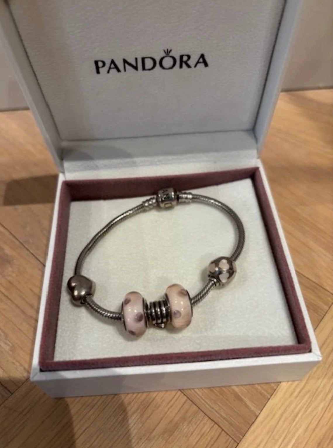 Pandora Armband met Bedels - Zo goed als nieuw, Ophalen of Verzenden, Zo goed als nieuw, Roze, Met bedels of kralen