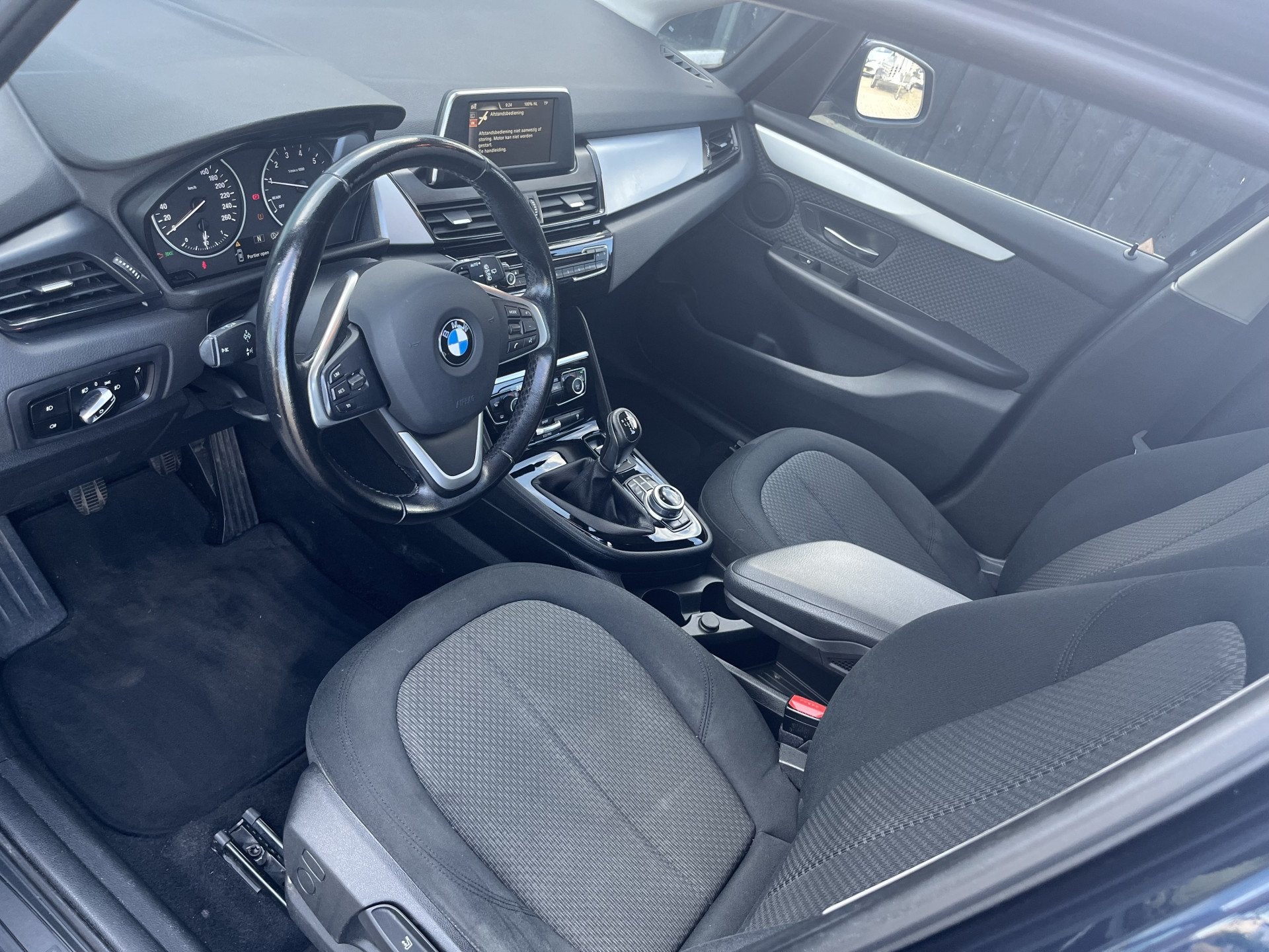 BMW 2 Serie Active Tourer 216i Centennial Executive, Auto's, Voorwielaandrijving, Stof, Gebruikt, Blauw