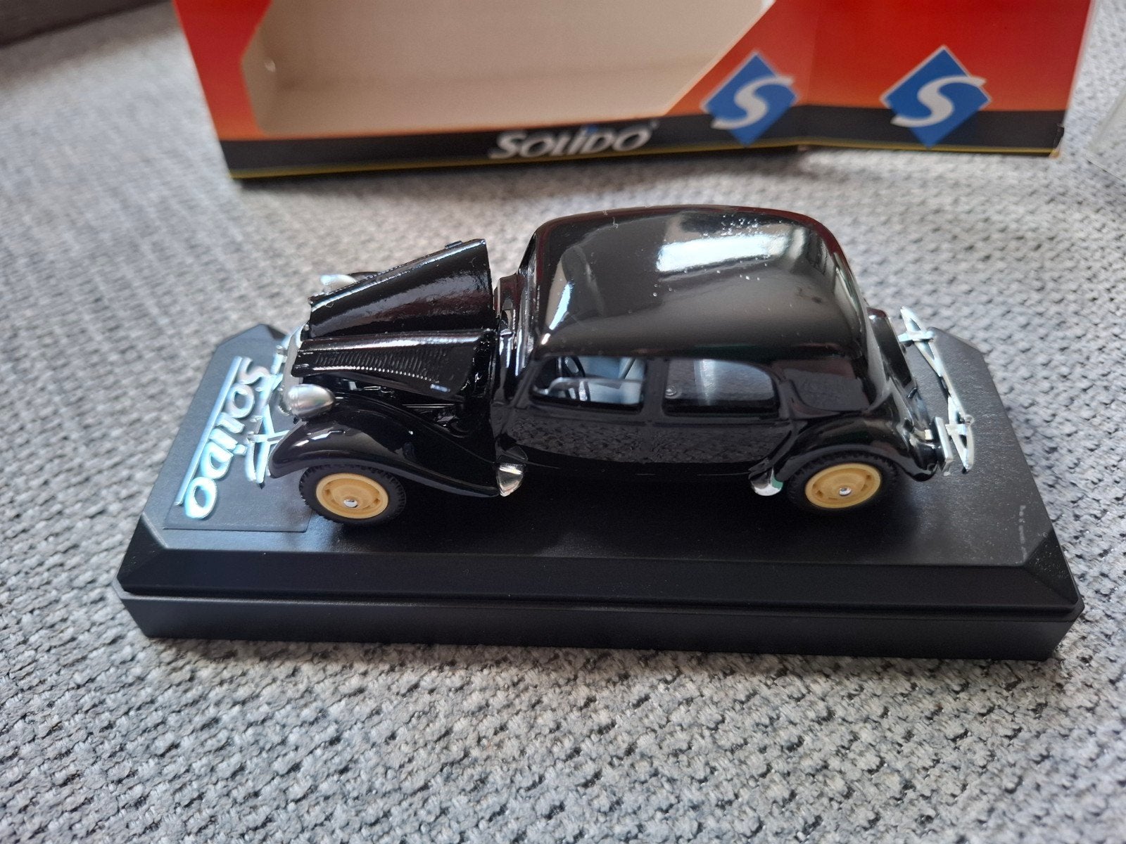 Solido Citroën 15CV 1939 - L'Age d'Or Die Cast 1/43, Ophalen of Verzenden, Zo goed als nieuw, Auto, Solido