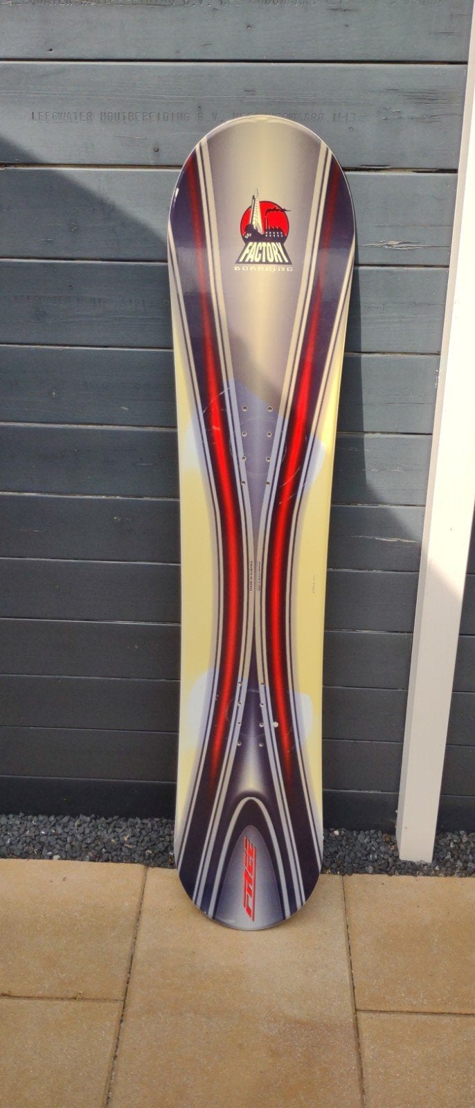 Factory snowboard Lengte 1,38m.
Designed by Gudrun Geiblinge, Ophalen