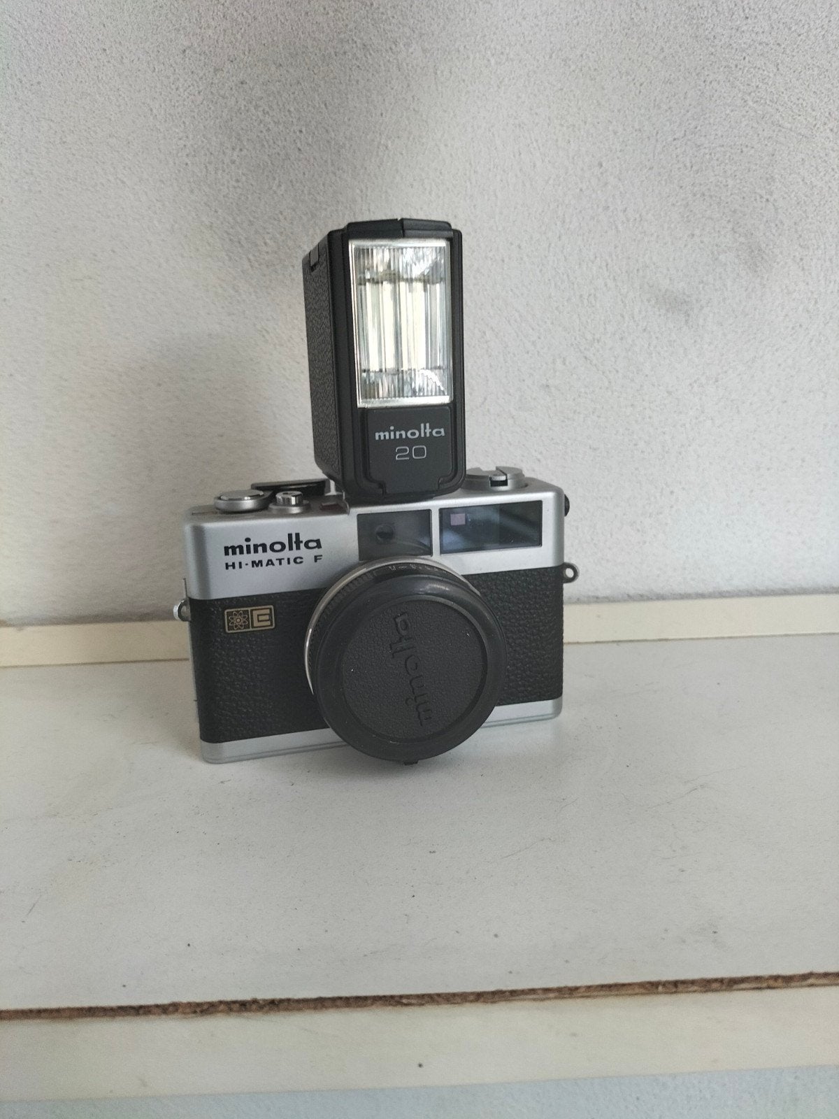Minolta Hi-Matic F met Minolta 20 flitser, Audio, Tv en Foto, Fotocamera's Analoog, Ophalen of Verzenden, Gebruikt, Compact, Minolta