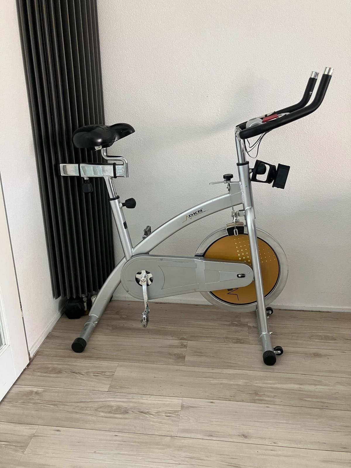 DKN Technology Spinningfiets Hometrainer, Ophalen, Spinningfiets, Zo goed als nieuw, Metaal