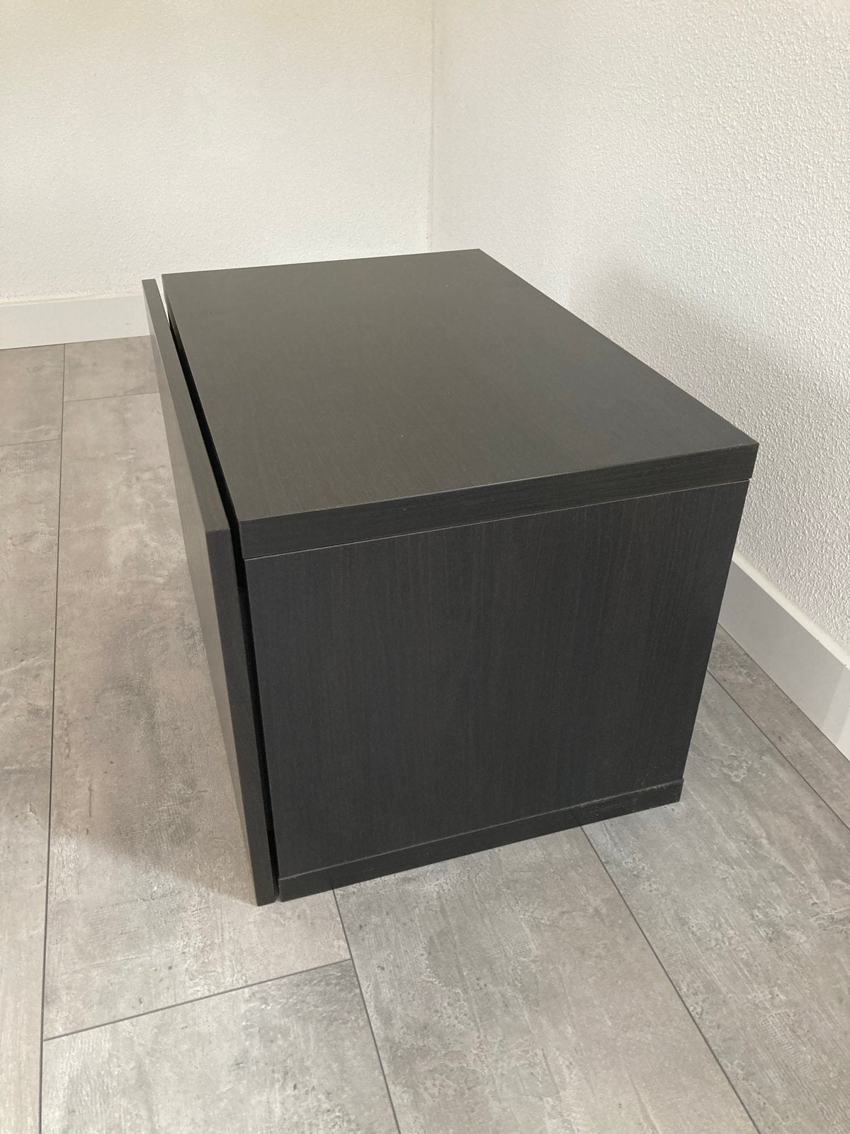 IKEA BESTA kast met wandbevestiging zwartbruin, Huis en Inrichting, Kasten | Ladekasten, Ophalen, 1 of 2 laden, 50 tot 100 cm