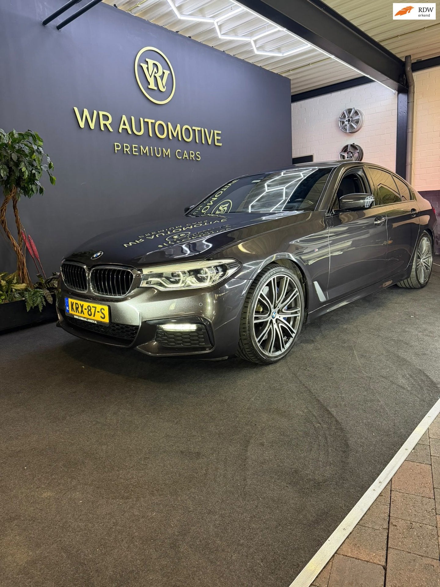BMW 5-serie 540i High Executive, Auto's, Automaat, Gebruikt, 2000 kg, 340 pk