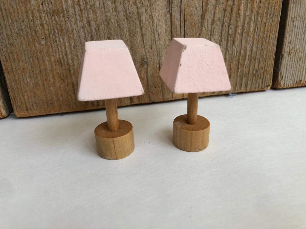 Roze houten lampen voor Barbie poppen huis, Ophalen of Verzenden, Gebruikt, Decoratie