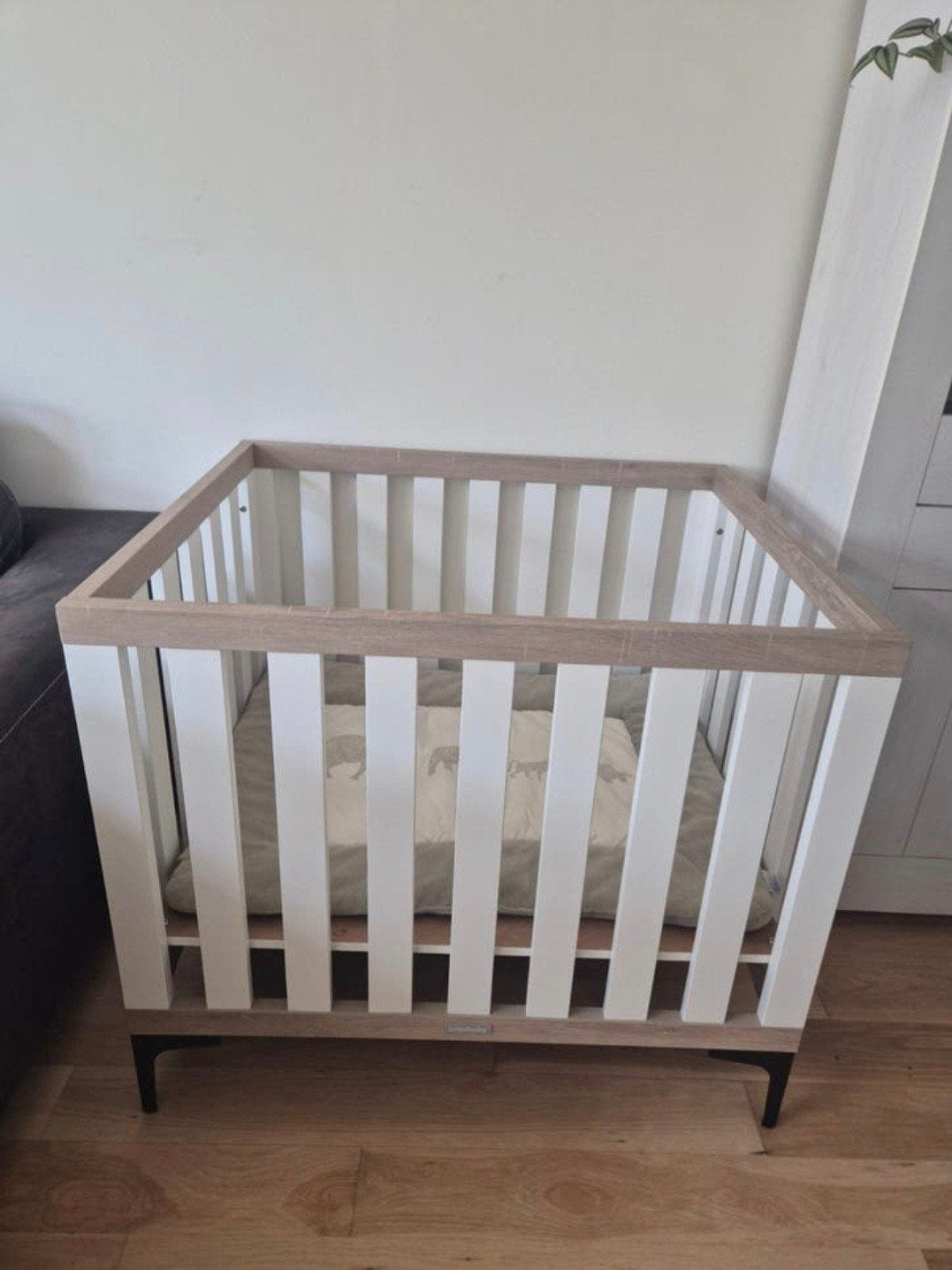 Interbaby box wit met houtaccenten - zo goed als nieuw, Ophalen, Zo goed als nieuw, Vierkant, Boxkleed