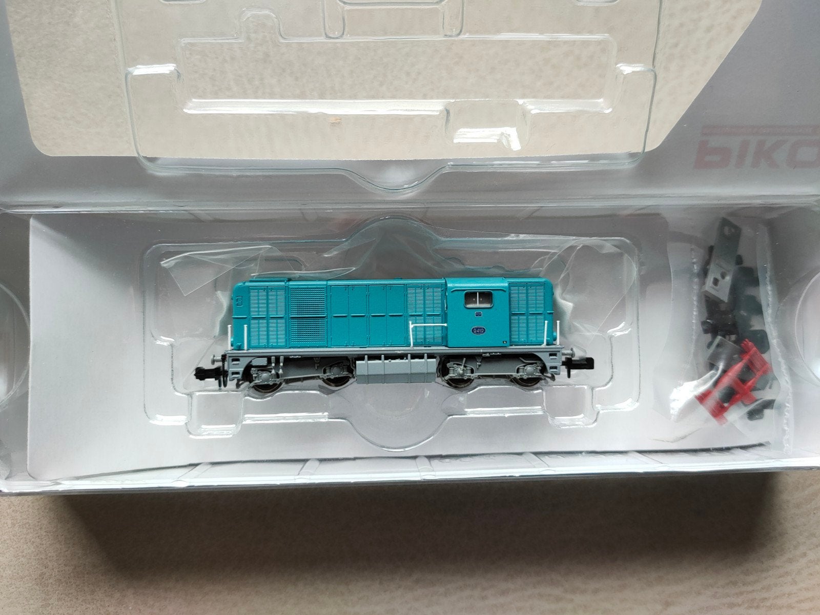 PIKO diesellocomotief NS 2412, schaal N, Next18 interface, Hobby en Vrije tijd, Modeltreinen | N-Spoor, Gelijkstroom, Locomotief