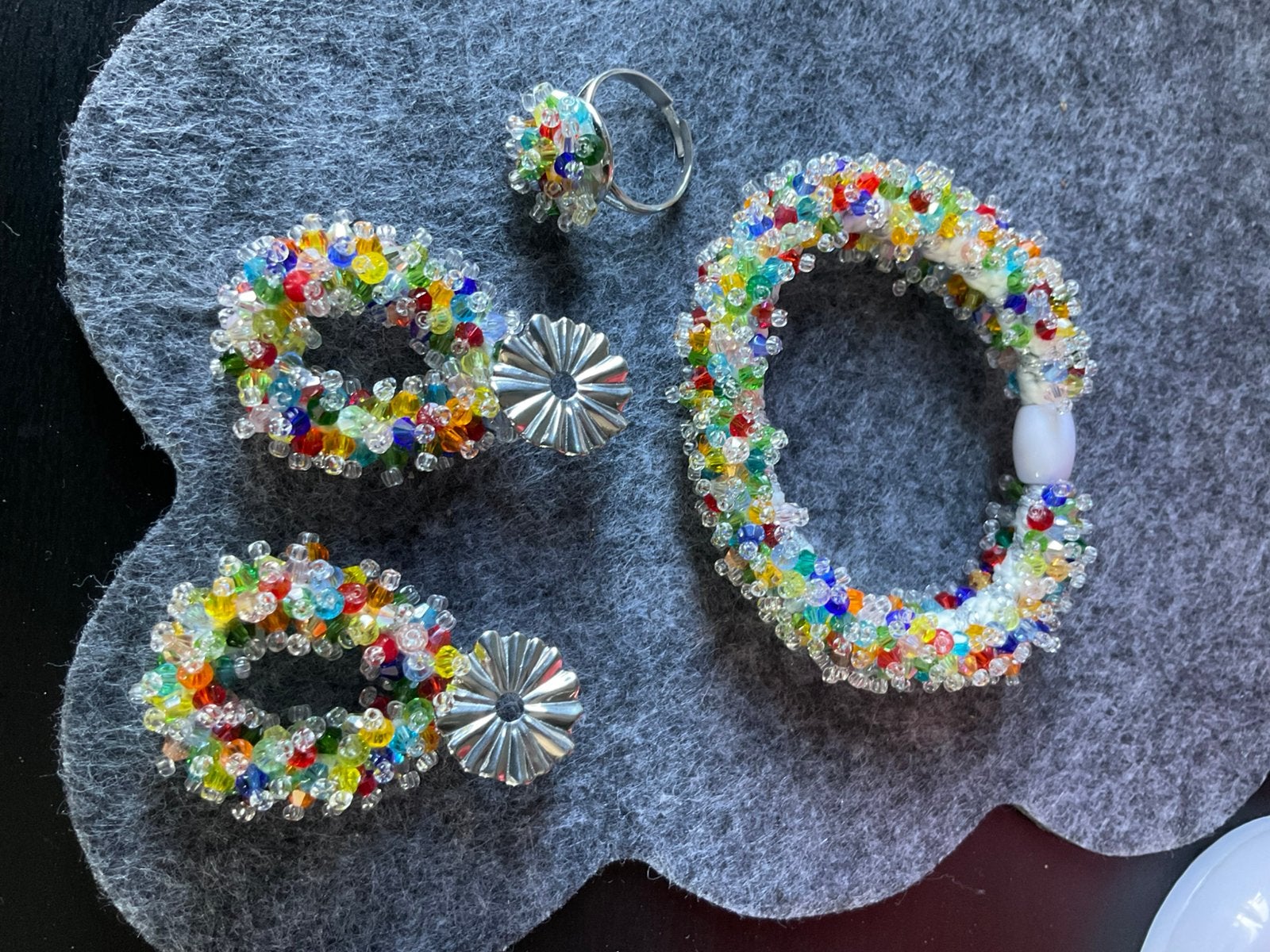 Prachtige zelfgemaakte set oorbellen armband lott lal, Sieraden, Tassen en Uiterlijk, Ophalen of Verzenden, Nieuw, Hangers