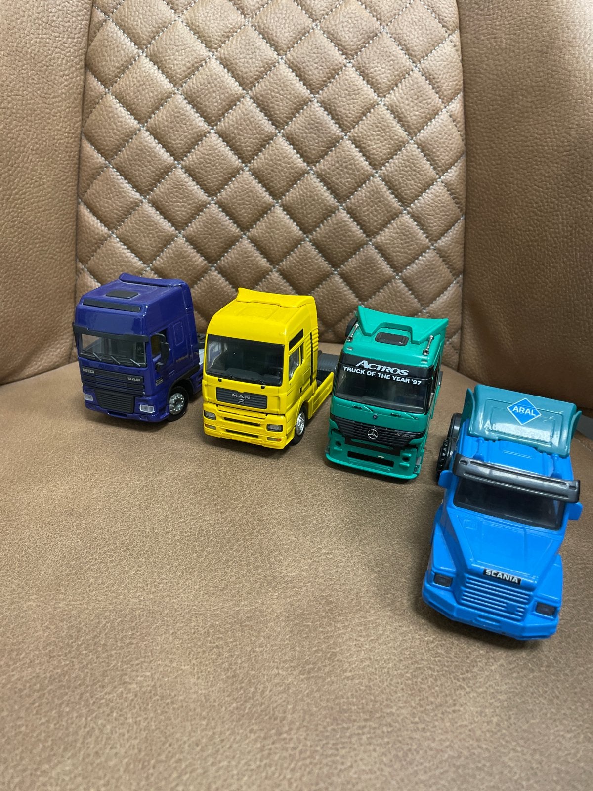 Set van 4 modelvrachtwagens (Joal, Maisto), Kinderen en Baby's, Gebruikt, -, Ophalen of Verzenden, @
