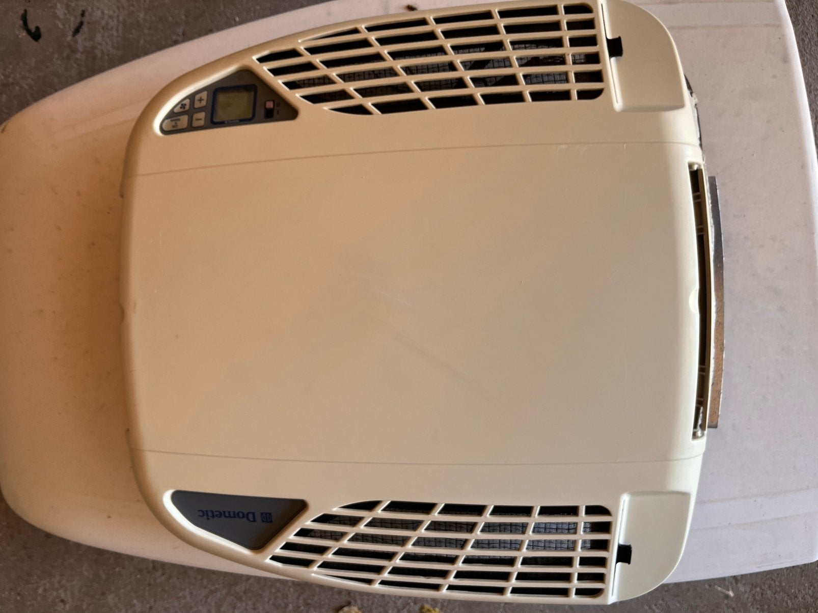 Dometic B2100 dakairco, Ophalen, Zo goed als nieuw