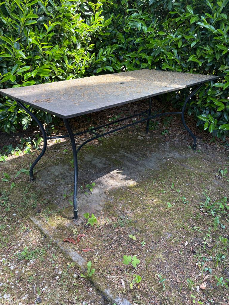 Robuuste tuintafel met metalen onderstel, Tuin en Terras, Tuintafels, Ophalen, Gebruikt, Rechthoekig, Metaal