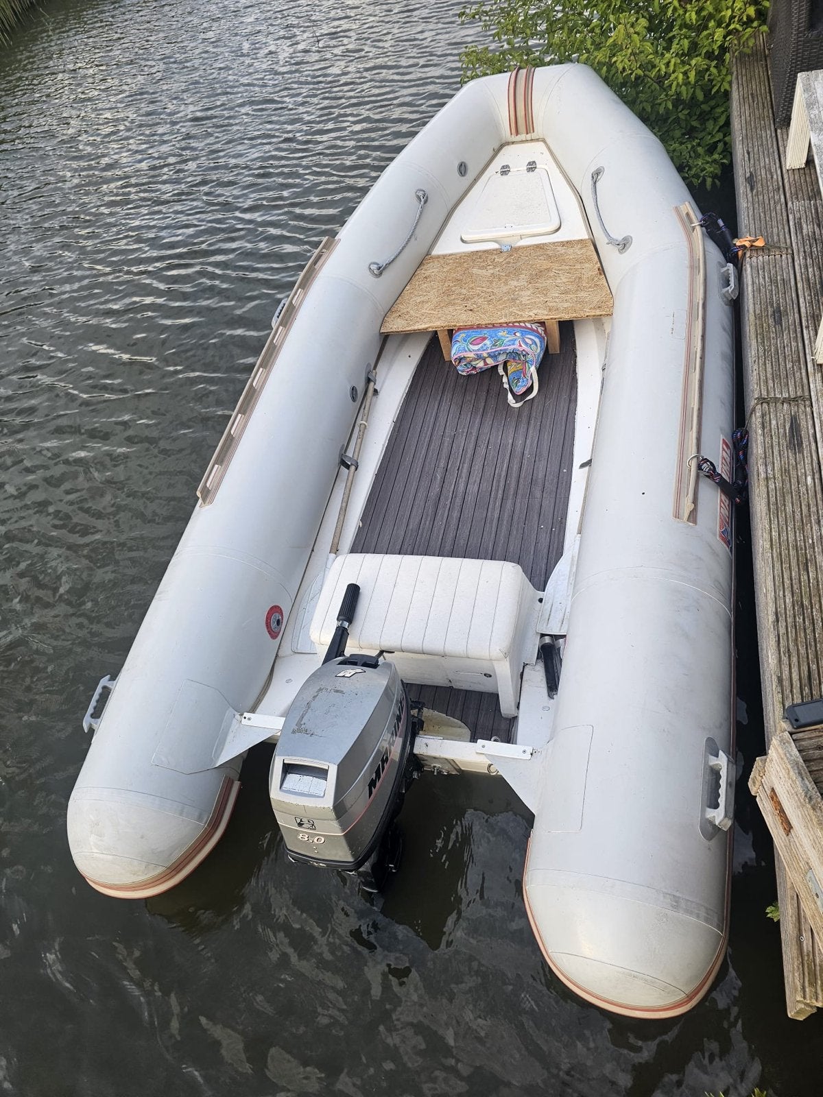 Narwhal 4m RIB rubberboot, Ophalen, Gebruikt, Kussens, Buitenboordmotor