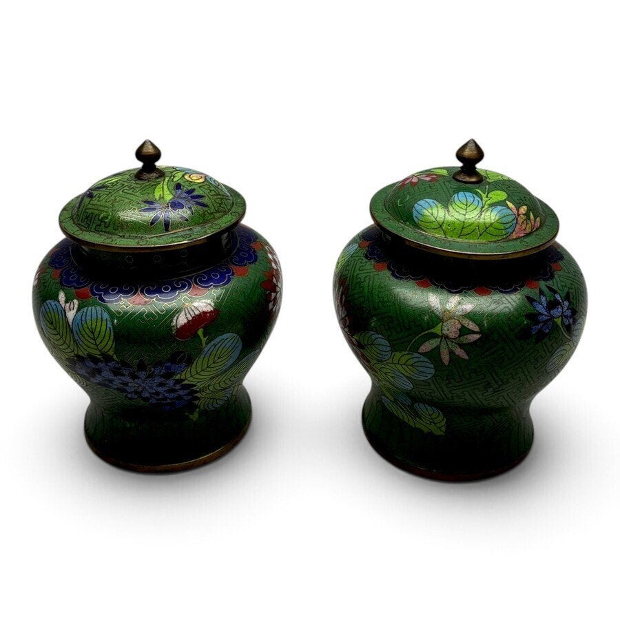 Twee 20e eeuwse cloisonné dekselpotjes en cloisonné vaas, Ophalen of Verzenden