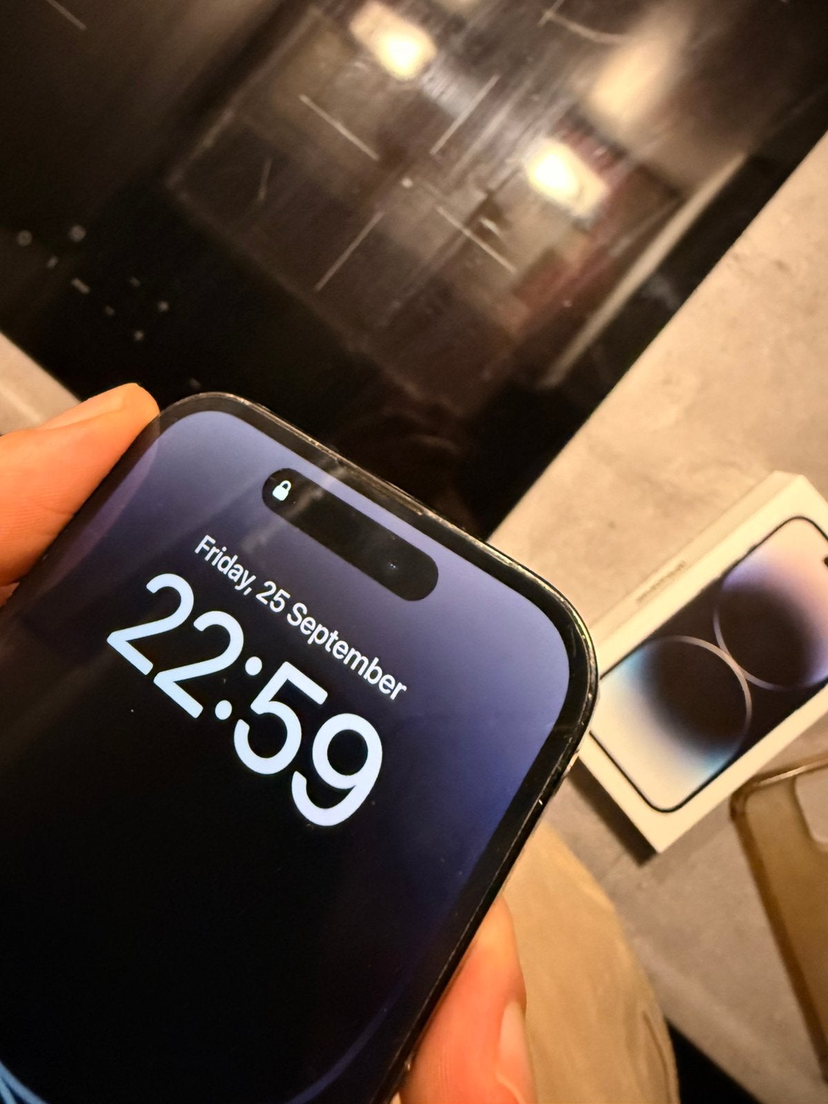 Foto 9 van iPhone 14 Pro - 128GB - Space Black (Zwart)