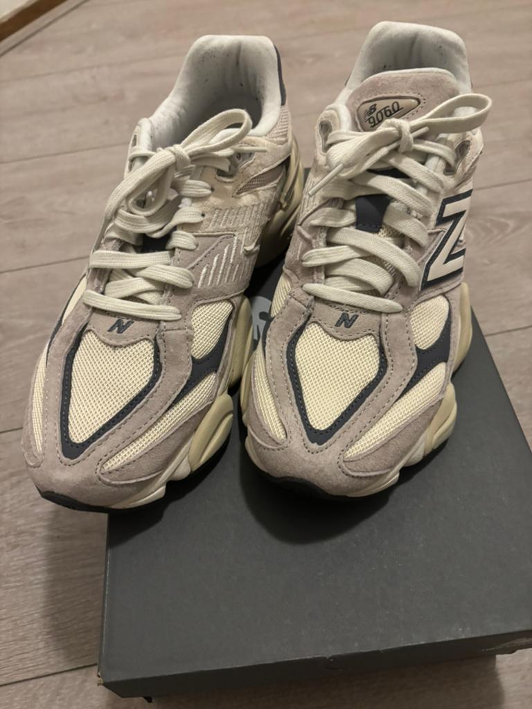 New Balance 9060 Maat 42,5 Eenmaal gedragen, Kleding | Dames, Schoenen, Ophalen of Verzenden, Zo goed als nieuw, Sneakers of Gympen