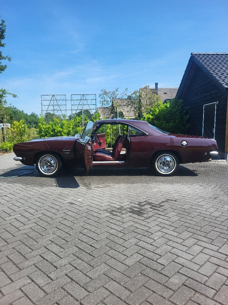 Barracuda, Auto's, Achterwielaandrijving, Handgeschakeld, Particulier, Overige kleuren
