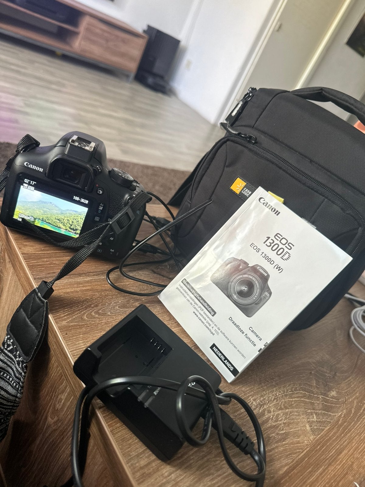 Canon EOS 1300D, Ophalen, Kantelbaar/draaibaar scherm, Canon, Zo goed als nieuw