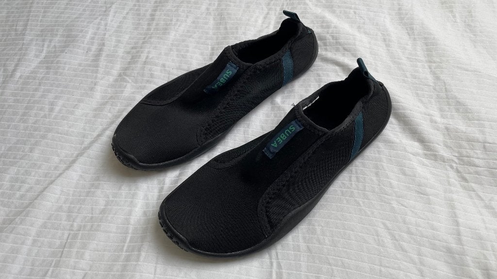 SUBEA Elastische waterschoenen kleur zwart maat 44-45 NIEUW, Watersport en Boten, Watersportkleding, Ophalen of Verzenden, Nieuw