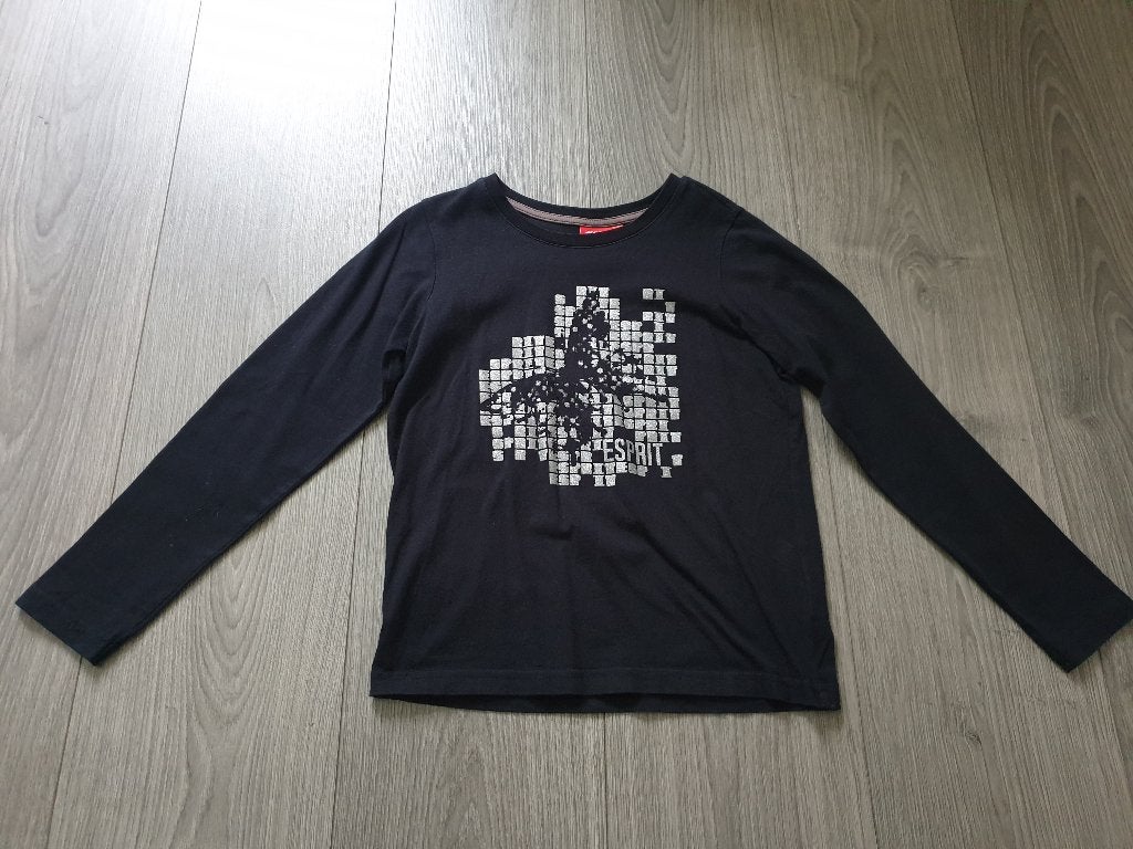 ESPRIT zwart shirt met opdruk maat 128/134 ~ TH2021, Kinderen en Baby's, Meisje, Ophalen of Verzenden, Zo goed als nieuw, Esprit