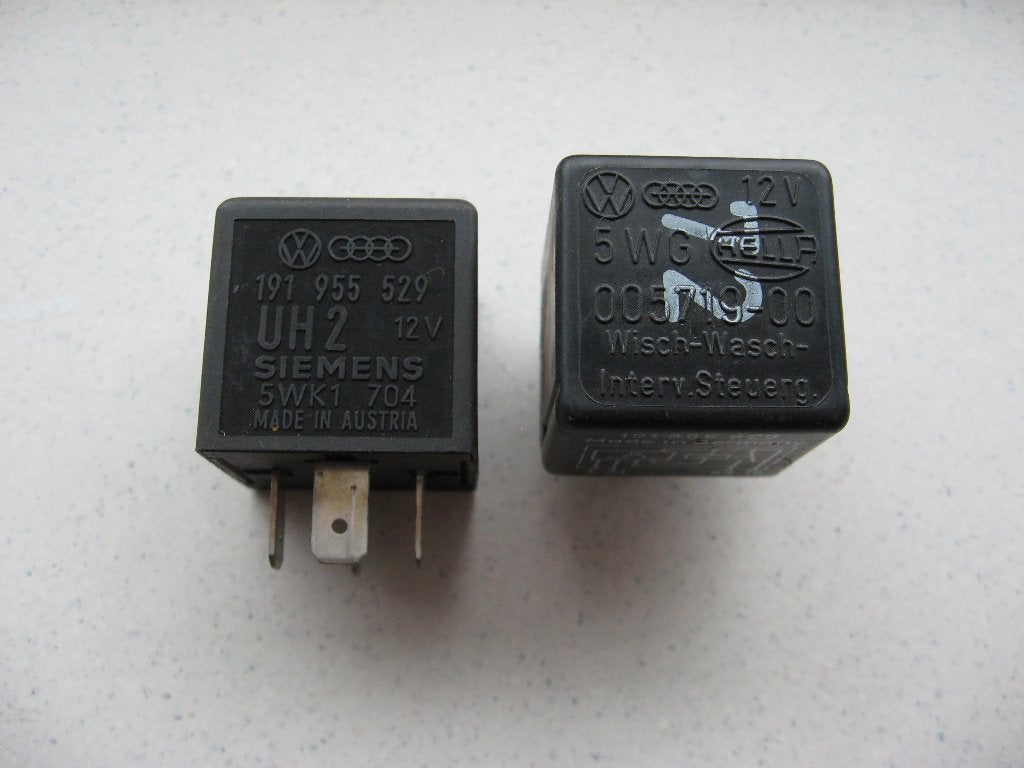 2x wis/was interval relais - 191 955 529 - Siemens  Hella, Ophalen of Verzenden, Gebruikt, Seat