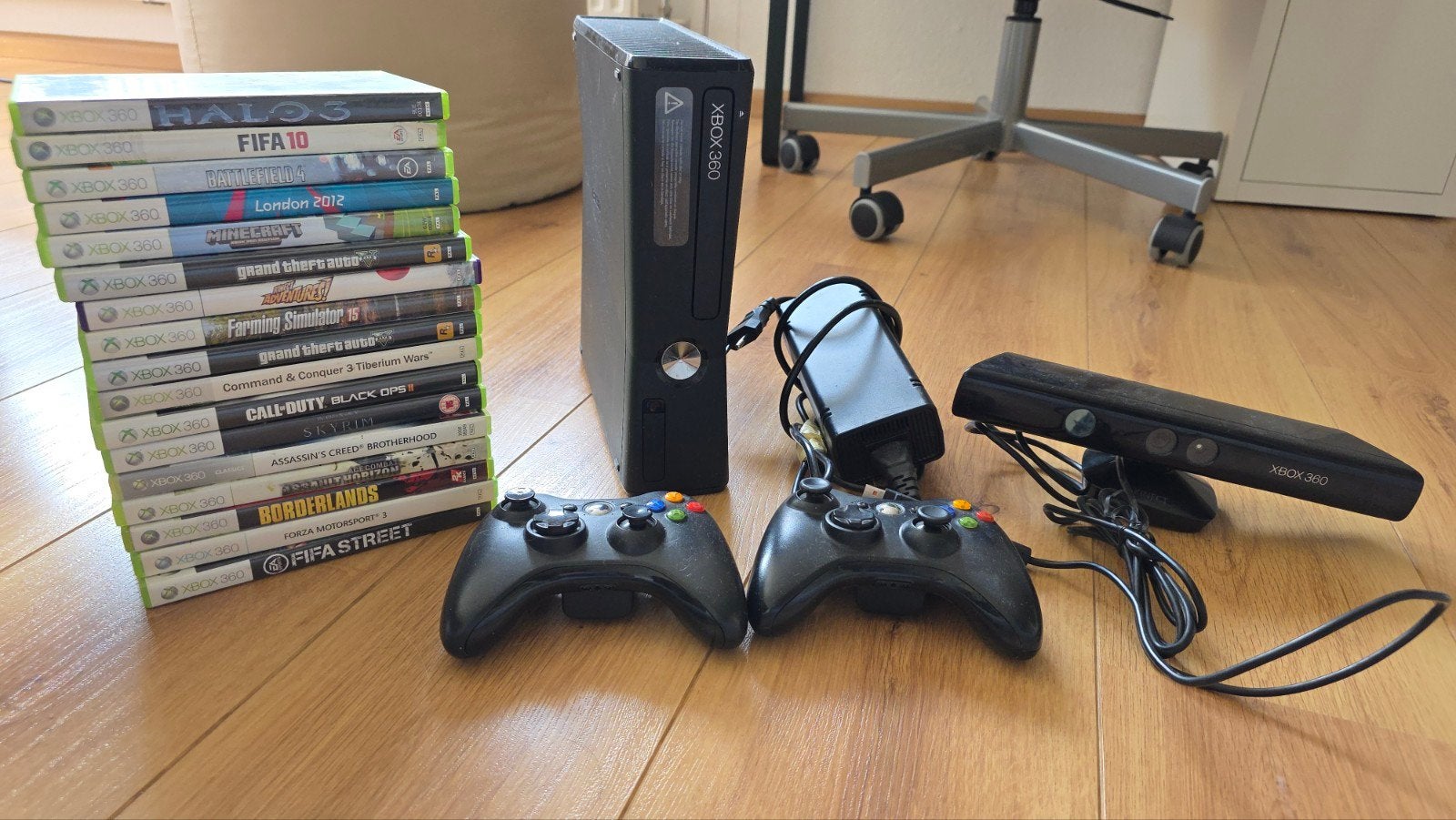 Defecte Xbox 360 met werkende accessoires en 17 games, 1 speler, Ophalen of Verzenden, Vanaf 3 jaar