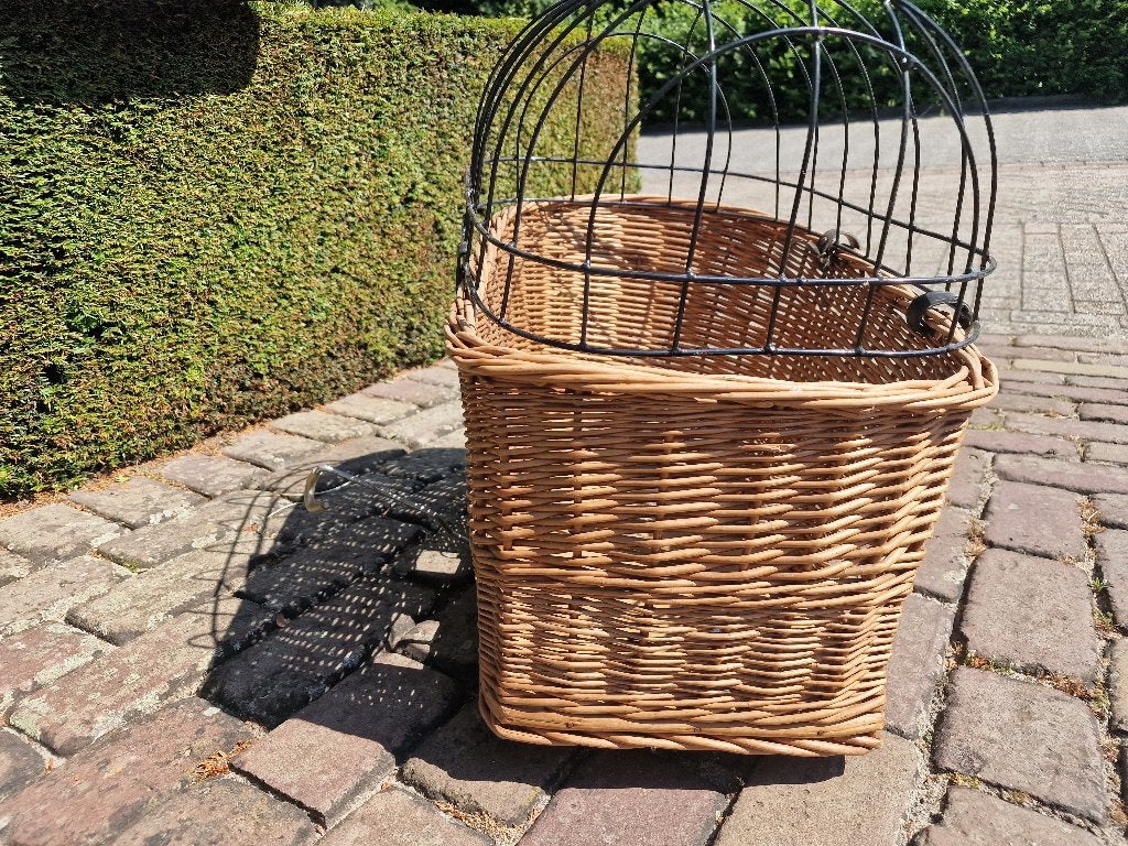 Fietsmand hond riet, Verzenden, Zo goed als nieuw, Fietsmand