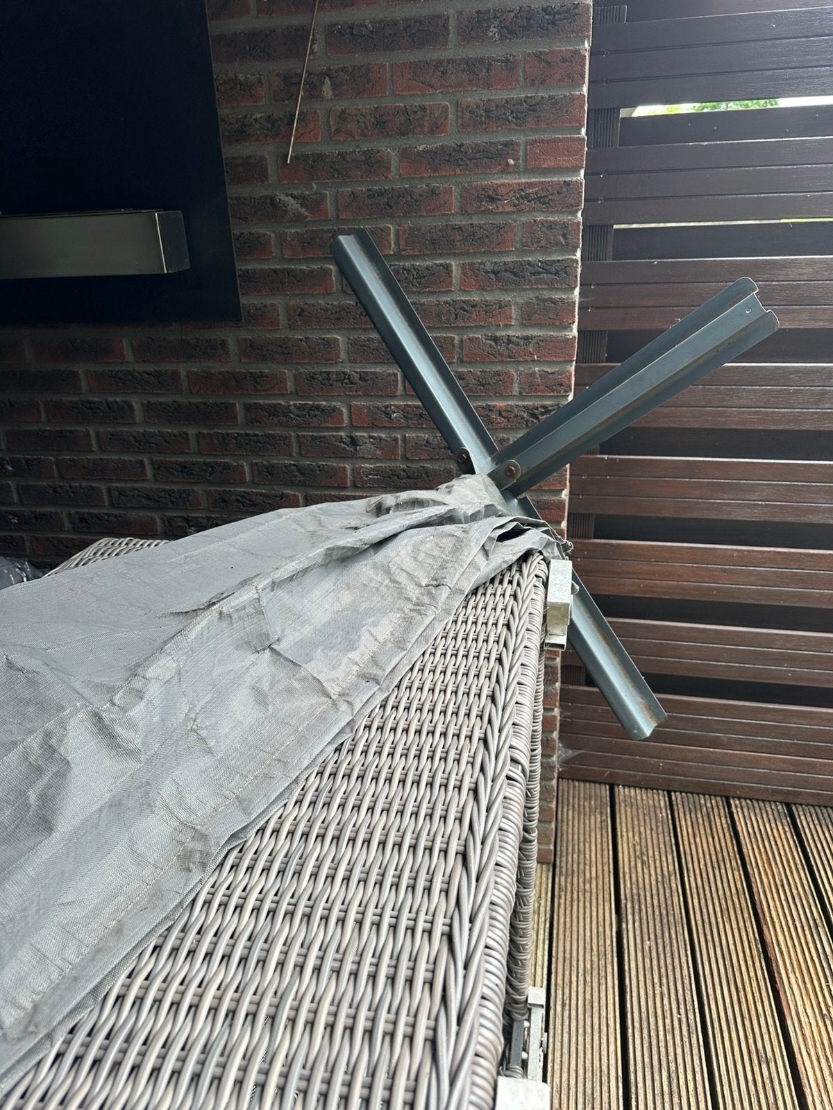 Grijze 300 parasol met hoes en voet, Tuin en Terras, Ophalen of Verzenden, Gebruikt, Stokparasol