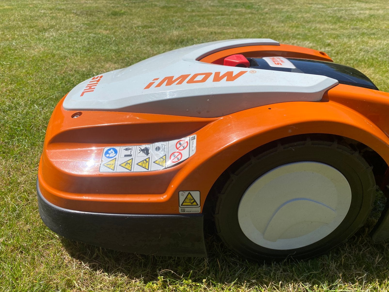 STIHL RMI 422 robot grasmaaier, Tuin en Terras, Robotmaaiers, Ophalen, Gebruikt, 20 tot 25 cm