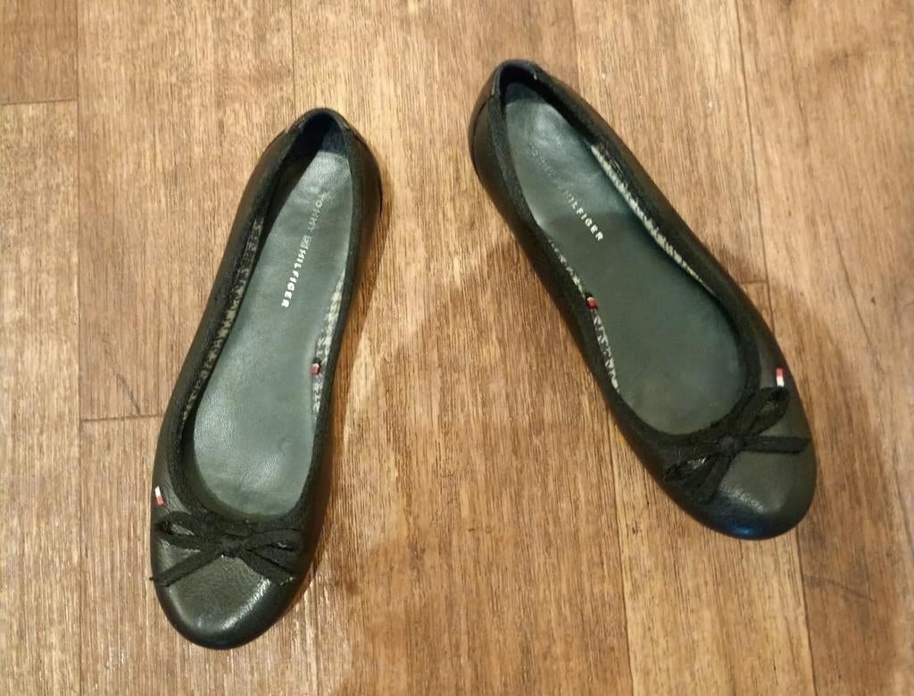 Tommy Hilfiger schoenen, maat 36, 1x aangehad, Ophalen of Verzenden, Zo goed als nieuw, Zwart, Sneakers of Gympen