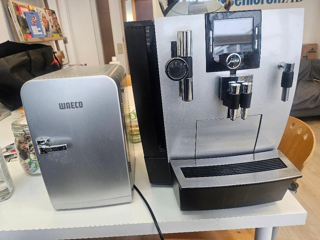 Jura Impressa XJ9 – Professionele koffiekwaliteit, Witgoed en Apparatuur, Koffiezetapparaten, Gemalen koffie, Afneembaar waterreservoir
