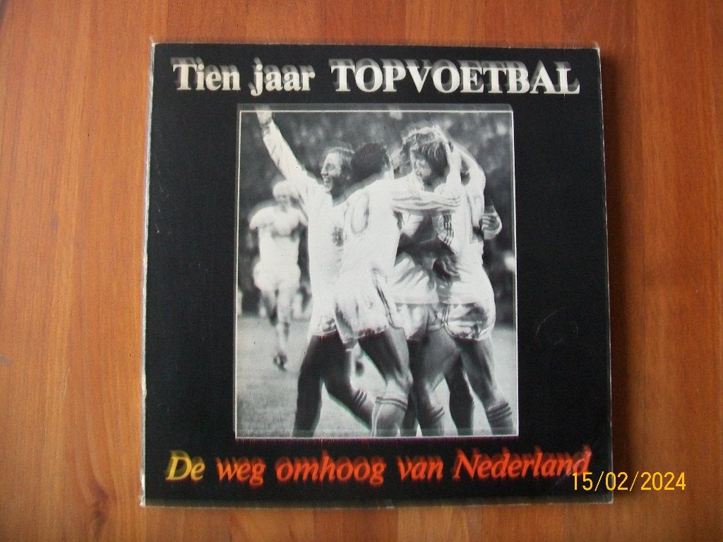 Tien Jaar Topvoetbal ( 1965-1975) - De weg Omhoog ( Cruyff), Verzenden, Zo goed als nieuw, Ajax, Boek of Tijdschrift