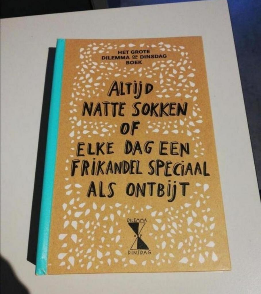 Het grote dilemma op dinsdag boek, Ophalen of Verzenden, Zo goed als nieuw, Verhalen