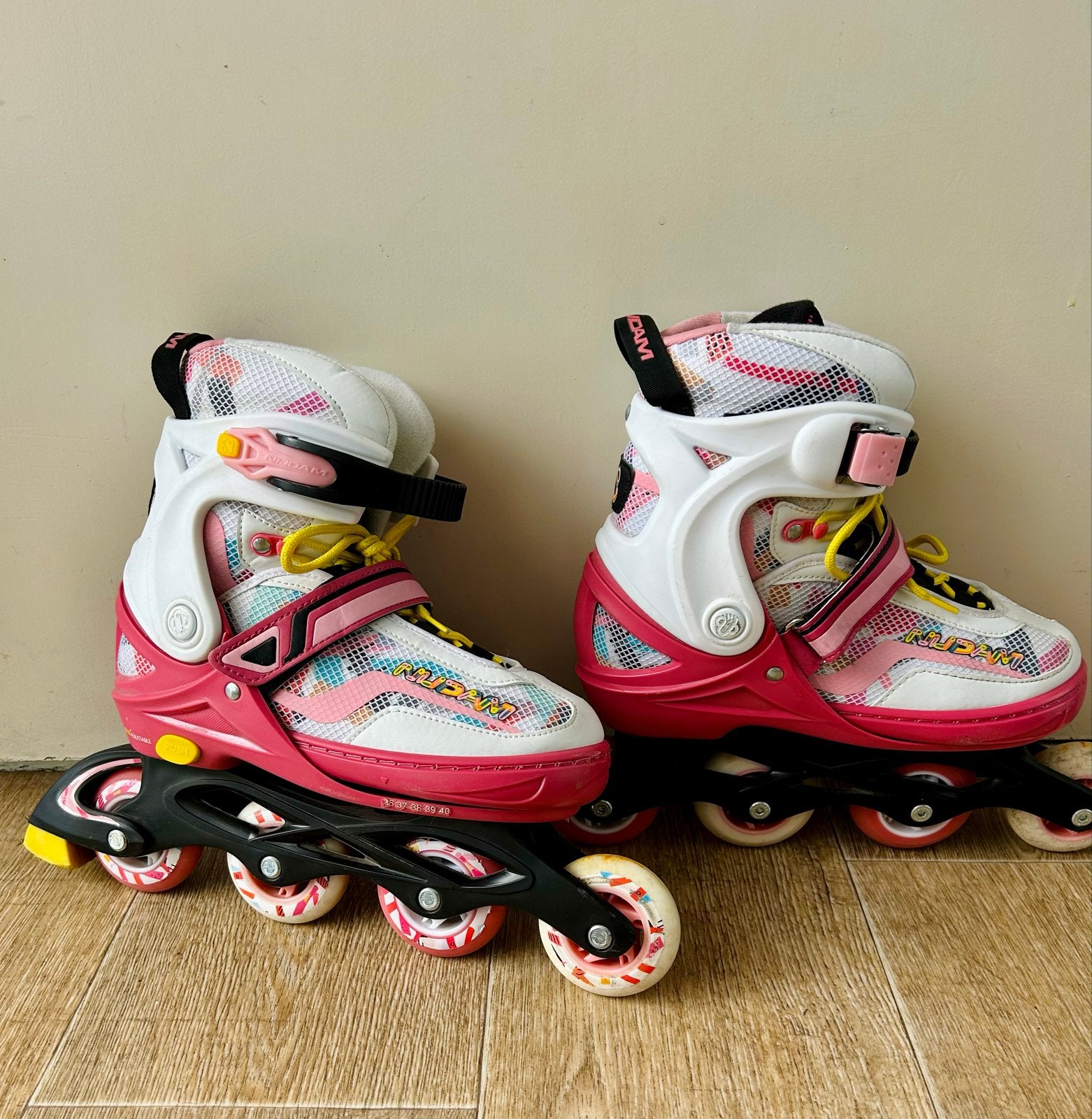Nijdam verstelbare inline skates roze/wit - Maat 36-40, Ophalen of Verzenden, Zo goed als nieuw, Overige typen, Nijdam