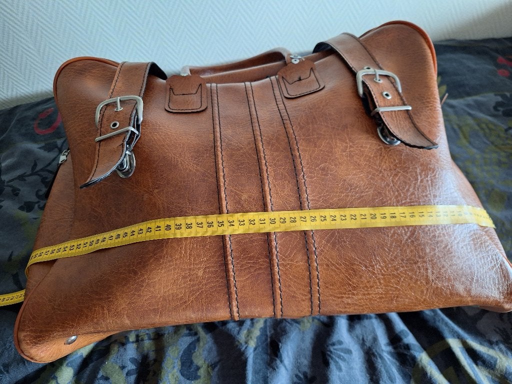 leren weekend tassen, Sieraden, Tassen en Uiterlijk, Tassen | Reistassen en Weekendtassen, Ophalen, 40 tot 60 cm, Gebruikt, 20 tot 30 cm