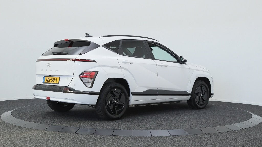 Hyundai KONA Electric 64,8 kWh Pure Edition | DEMO | Stoelve, Auto's, 12 maanden, Gebruikt, Wit, Origineel Nederlands