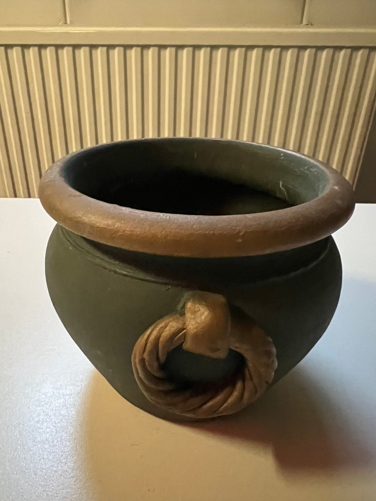 Mooi vintage oud ”Vogue” aardewerk gedraaid potje met 2 oren, Ophalen of Verzenden