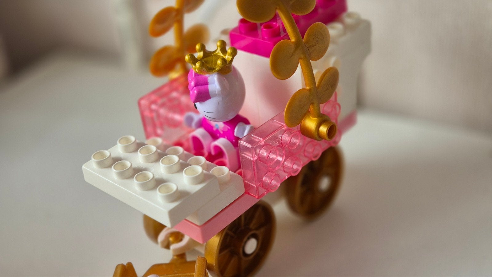 Unico Hello Kitty Koets met Paard en Figuur, Ophalen of Verzenden, Gebruikt, Overige merken
