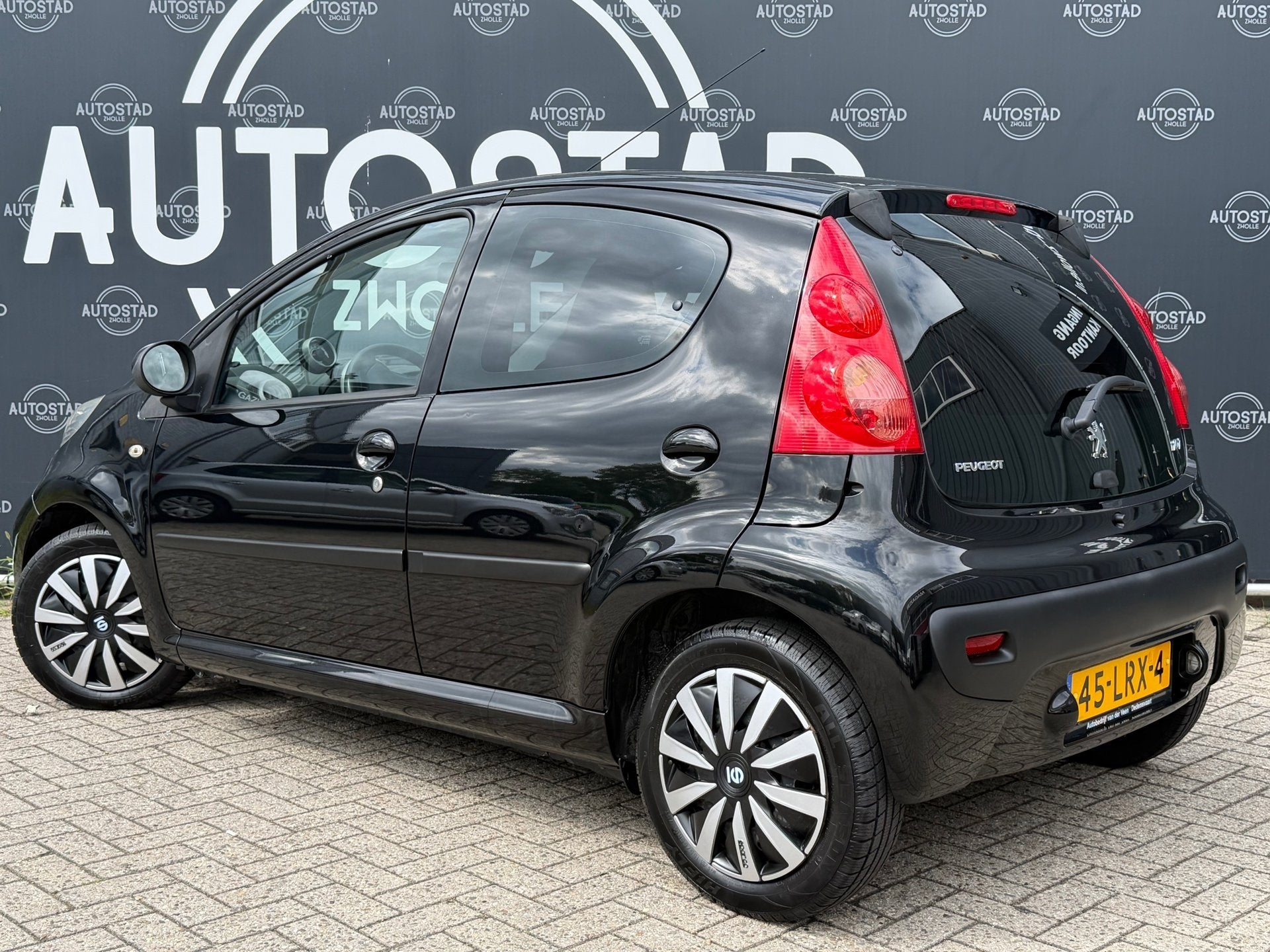 Peugeot 107 1.0-12V XS Automaat / NL-Auto / 2e Eigenaar / Ai, Auto's, Stof, Zwart, 4 stoelen, Origineel Nederlands