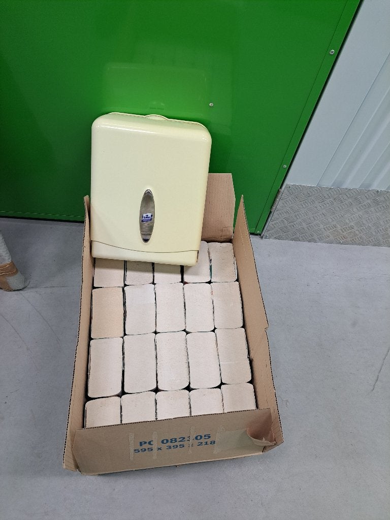 Lotus handdoekdispenser met 20 bundels papieren handdoekjes, Ophalen, Gebruikt