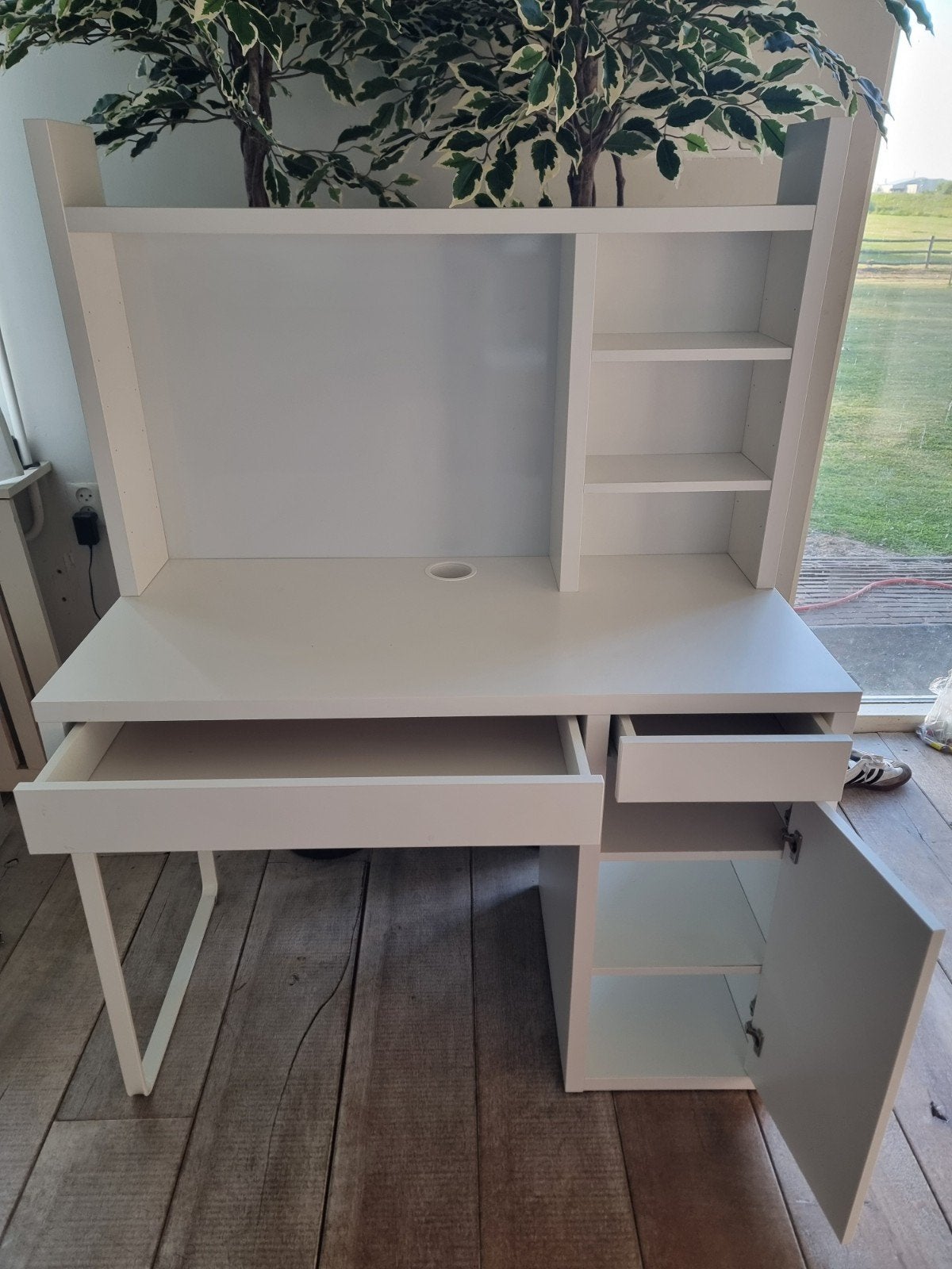 Wit kompact bureau, Ophalen, 70 tot 120 cm, 120 tot 170 cm, Zo goed als nieuw