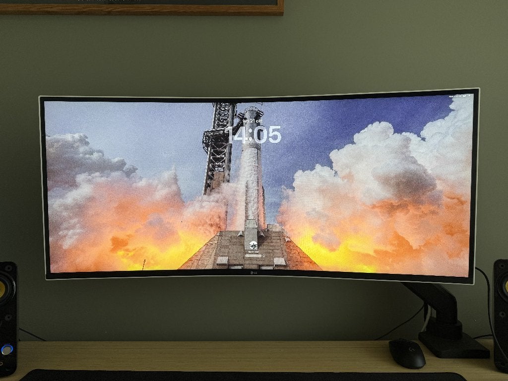LG UltraWide 38WR85QC-W, 38" curved ultrawide monitor in wit, Computers en Software, IPS, 101 t/m 150 Hz, Zo goed als nieuw, 1 tot 2 ms