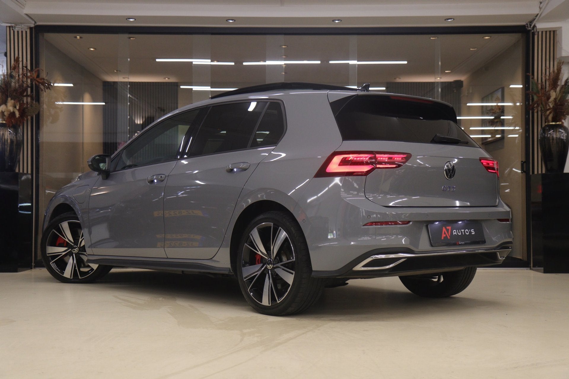 Volkswagen Golf 1.4 eHybrid GTE /PANO/IQLIGHT/CAM/CARPLAY/AC, Auto's, Stof, Gebruikt, Euro 6, 4 cilinders
