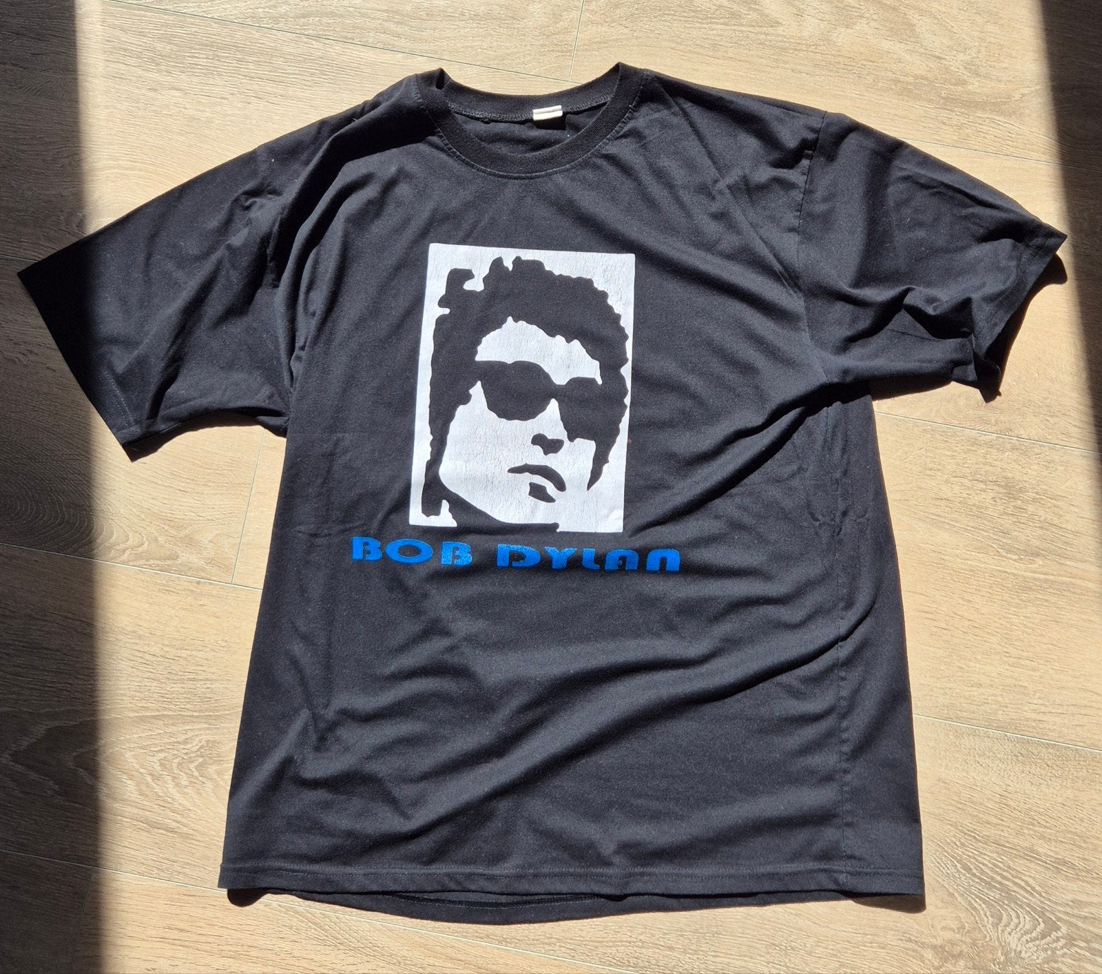 Bob Dylan T-shirt Saigon 2011 - Collectors Item, Maat 52/54 (L), Zwart, Ophalen of Verzenden, Bootleg