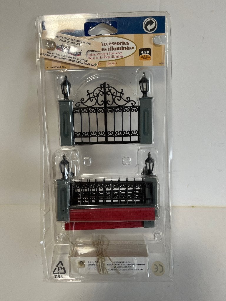 Lemax - Lighted Wrouth Iron Fence, Diversen, Verzenden, Zo goed als nieuw