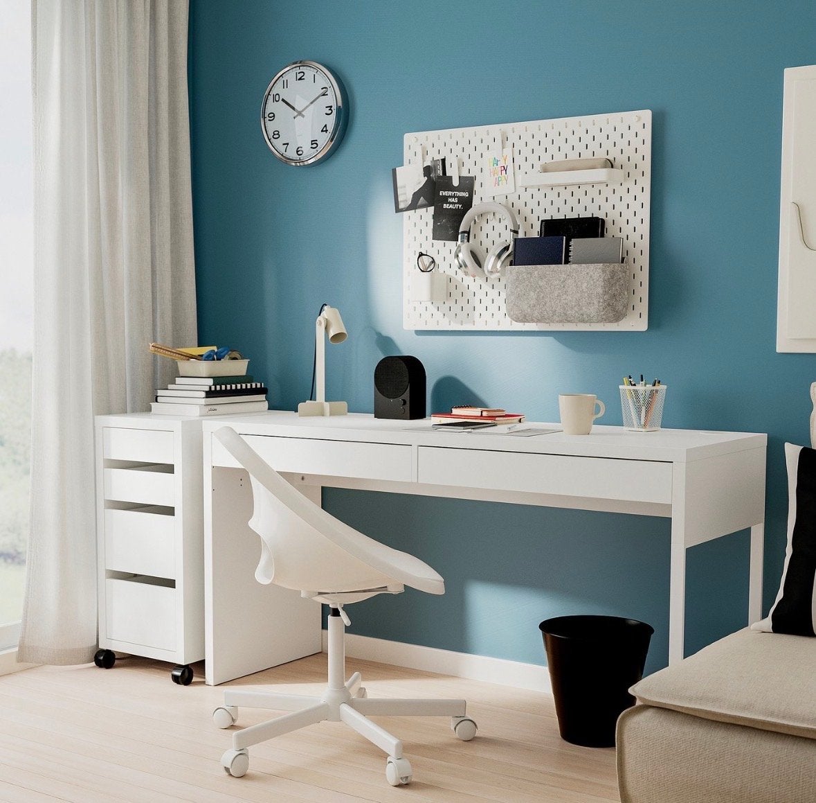 IKEA MALM Bureau wit met 2 lades - 142x50 cm, Ophalen, Met lades, Spaanplaat of MDF, Zo goed als nieuw