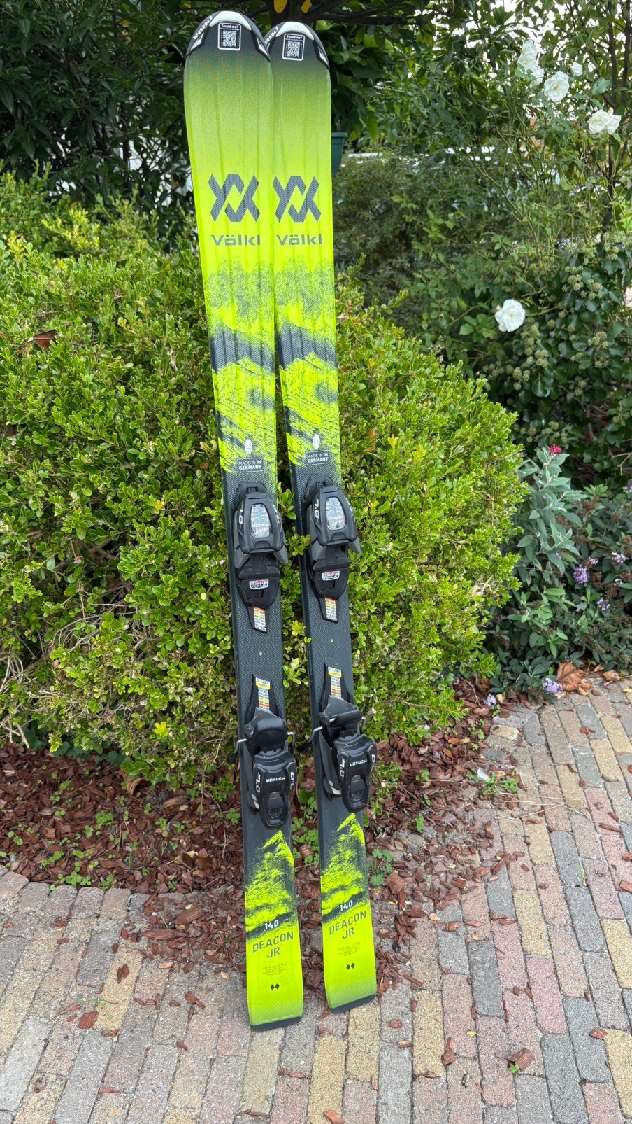 Völkl Deacon JR skies 140cm inclusief bindingen, Sport en Fitness, 140 tot 160 cm, Zo goed als nieuw, Carve, Skiën