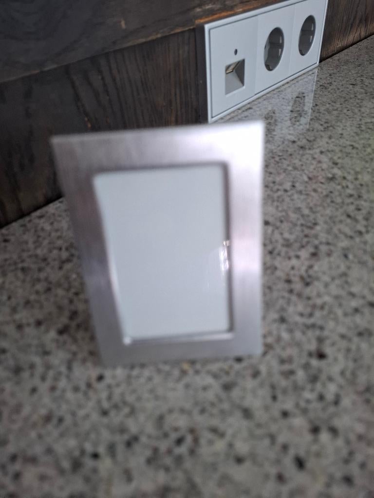 FOTOLIJSTJE VOOR PASFOTO  AFM. 9 X 6 1/2 CM, Audio, Tv en Foto, Fotografie | Fotolijsten, Ophalen of Verzenden, Zo goed als nieuw