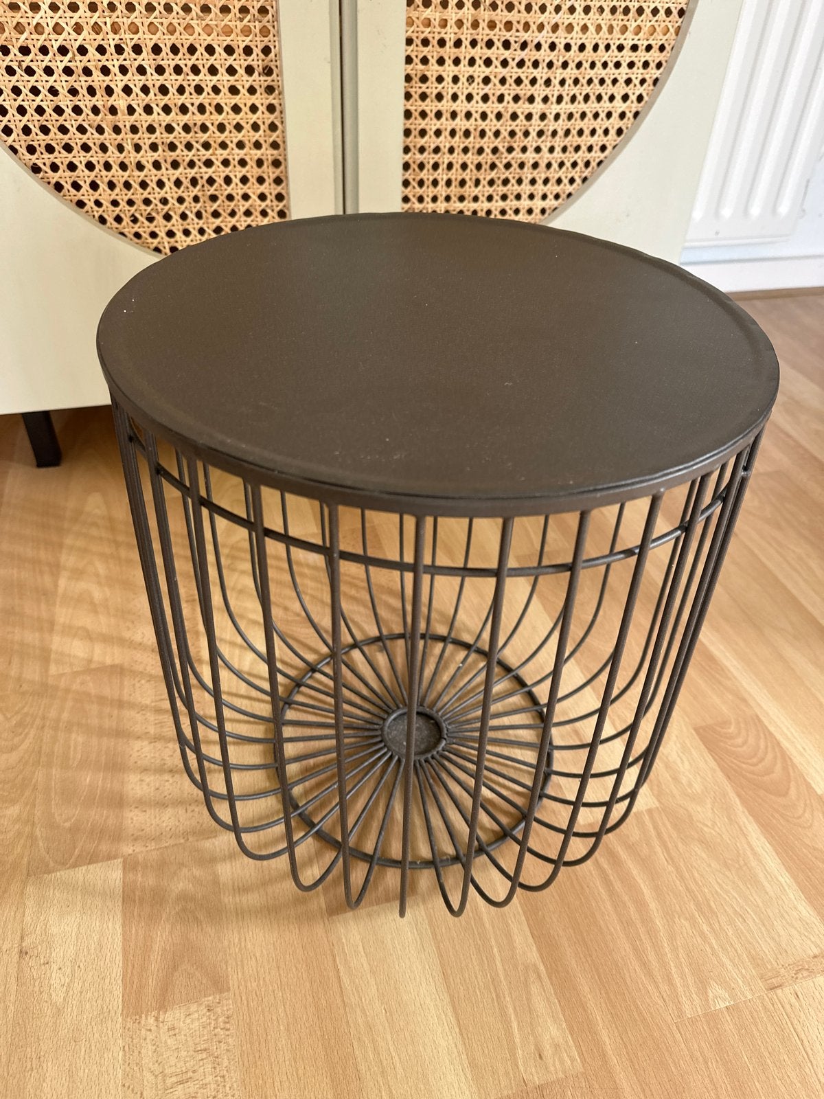 Metalen Bijzettafel - Rond, Zwart/Antraciet, Huis en Inrichting, Minder dan 45 cm, Minder dan 55 cm, Gebruikt, Metaal of Aluminium
