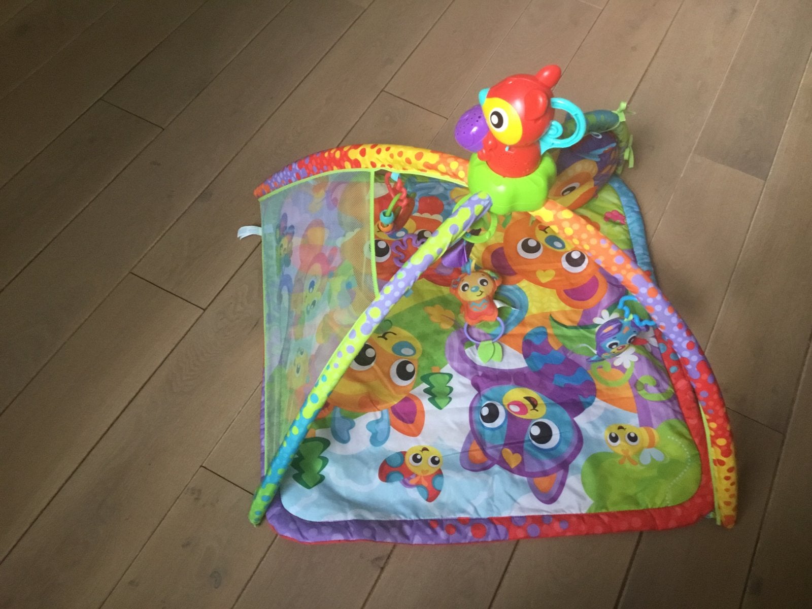 Vrolijk speelkleed met babygym en speeltjes met muziek, Ophalen of Verzenden, Gebruikt, Speelkleed